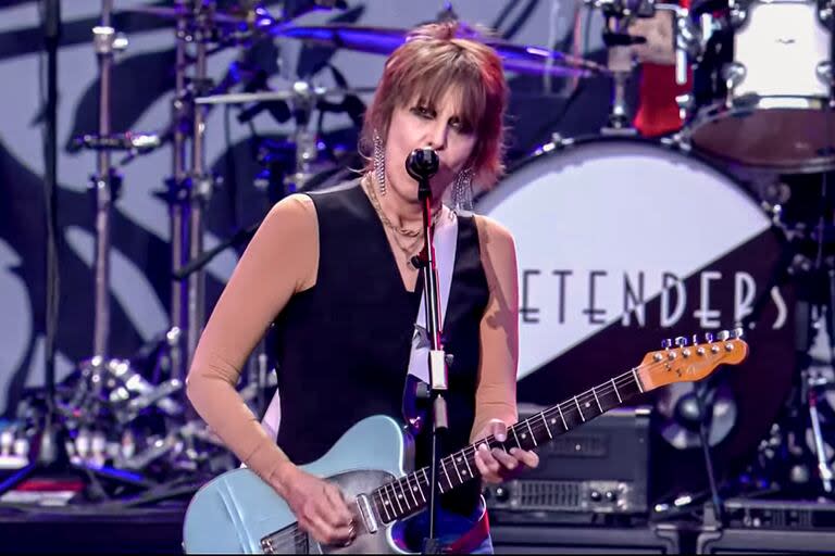 Chrissie Hynde de Pretenders durante el homenaje a Taylor Hawkins.