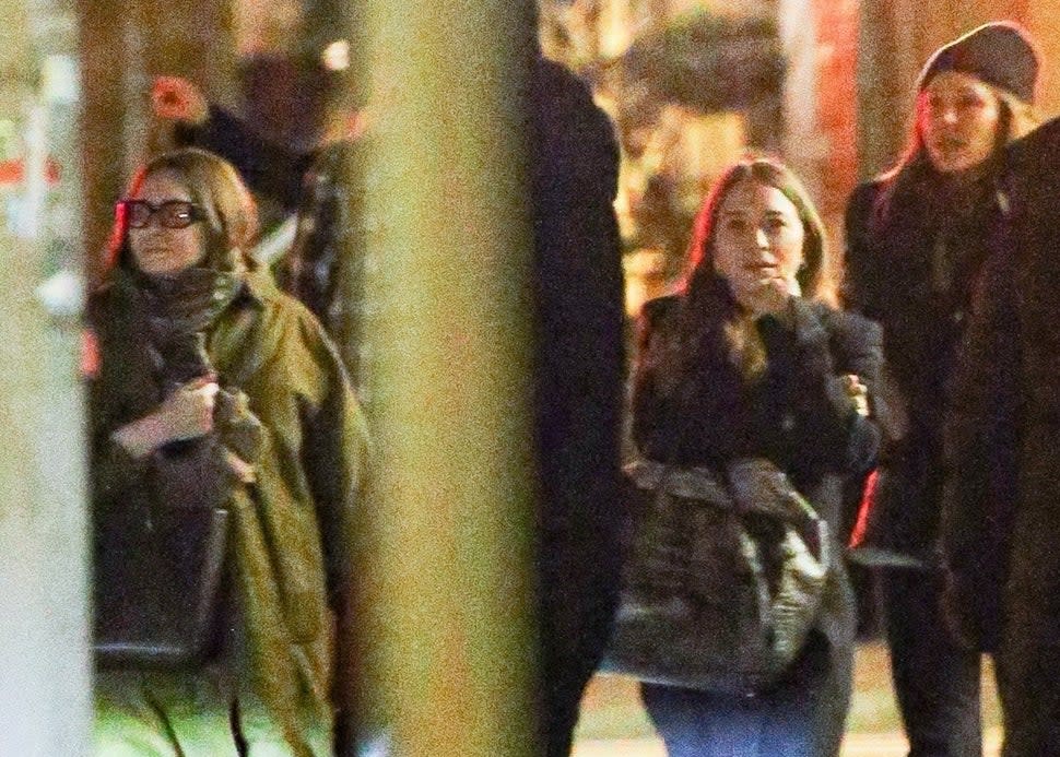 Mary-Kate Olsen, Ashley Olsen, and Elizabeth Olsen 