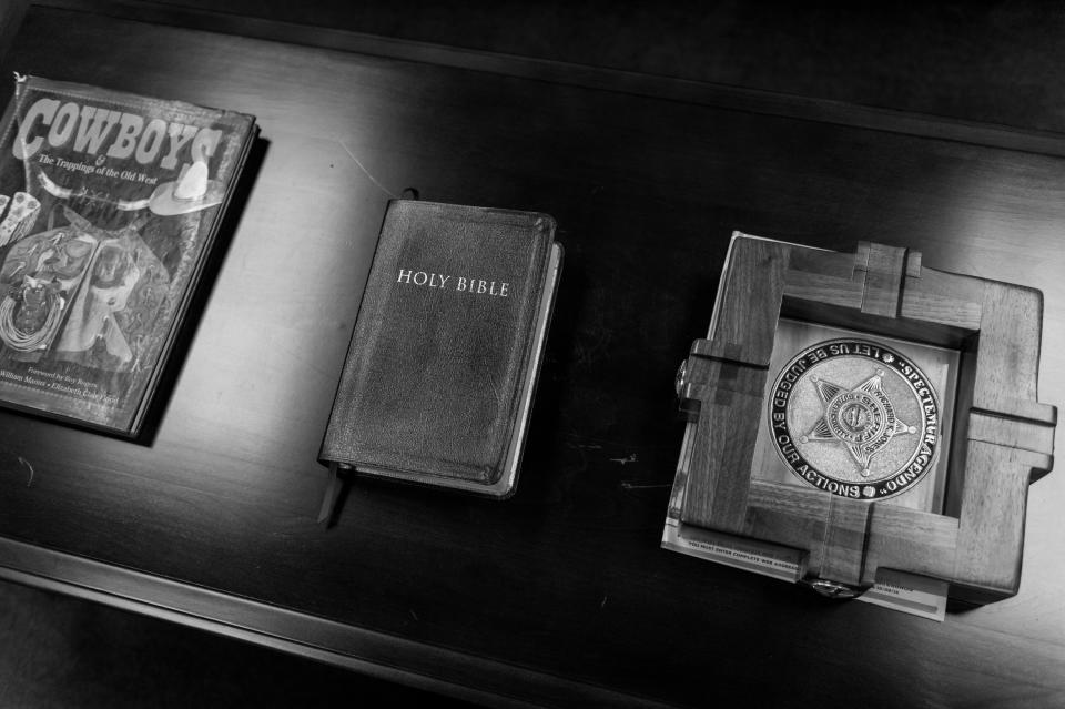 <p>Items on a table in Sheriff Jones’s office. Butler County Sherriff Richard K. Jones won’t allow his deputies to administer Narcan to people who have overdosed on drugs.<br> (Photograph by Mary F. Calvert for Yahoo News) </p>