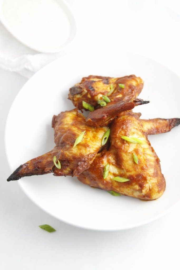 <strong>Get the <a href="http://www.bellalimento.com/2014/01/27/super-saucy-baked-chicken-wings/" target="_blank">Saucy Baked Chicken Wings recipe</a> from Bell'Alimento</strong>