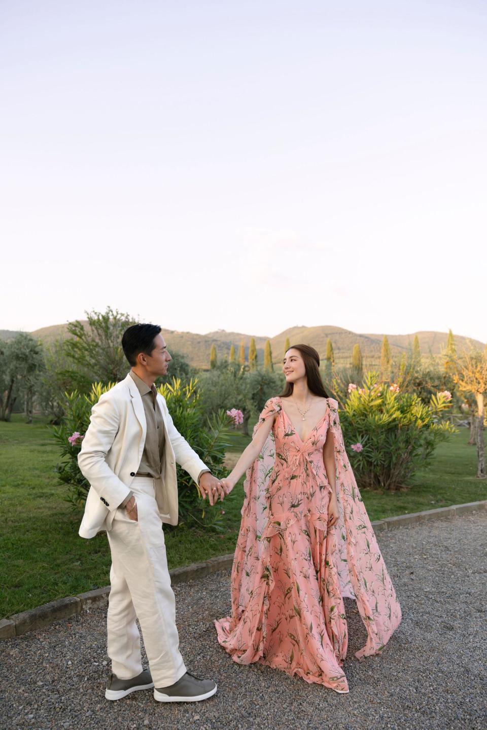 Karena Wu Qianyu and Shi Boxiong, the third generation of billionaires, held a makeup wedding in Italy