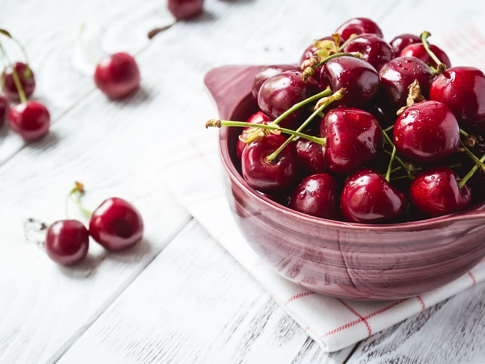 Kirschen erfreuen sich in Deutschland großer Beliebtheit. (Bild: KatyaPulina/Shutterstock.com)