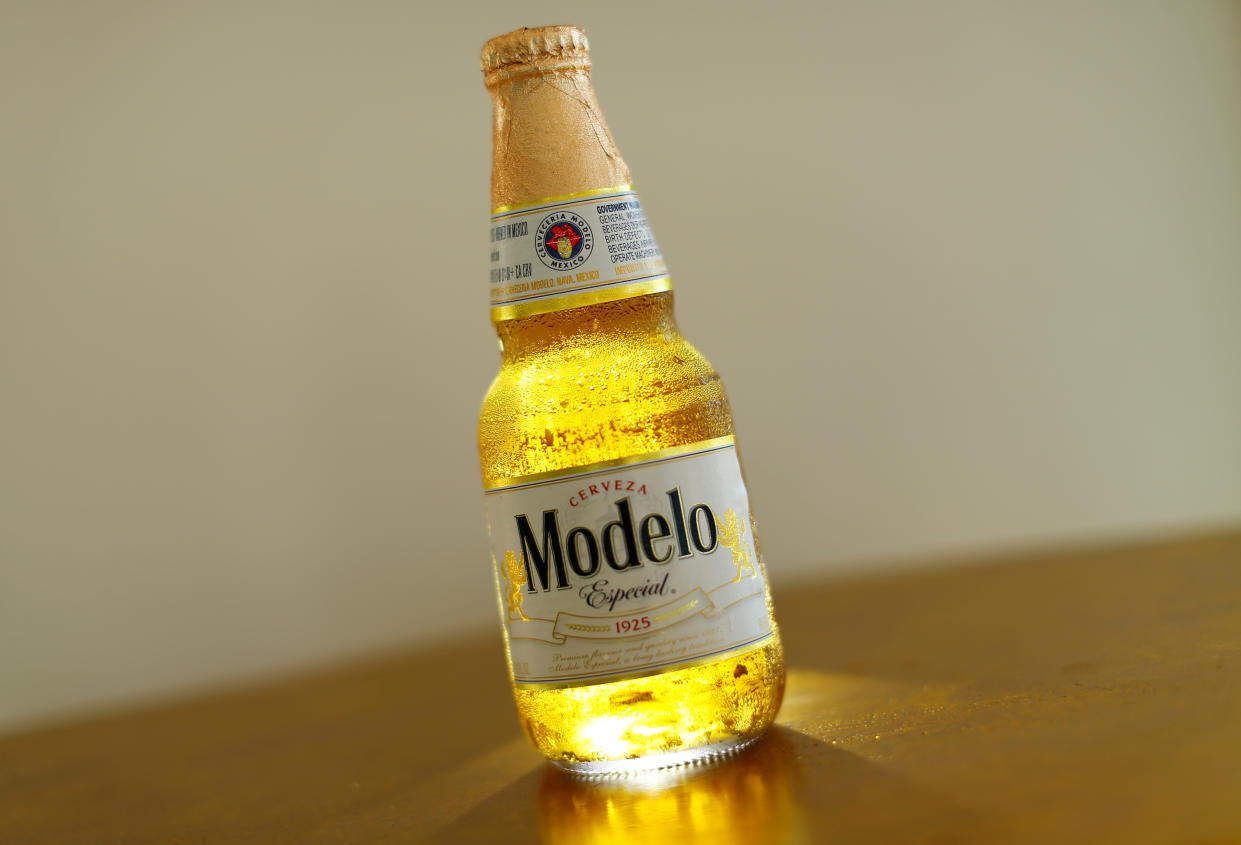A bottle of Modelo Especial beer, one of Constellation Brands Inc products, is shown in this  illustration photograph taken in Encinitas, California, U.S. June 27, 2016.        REUTERS/Mike Blake 