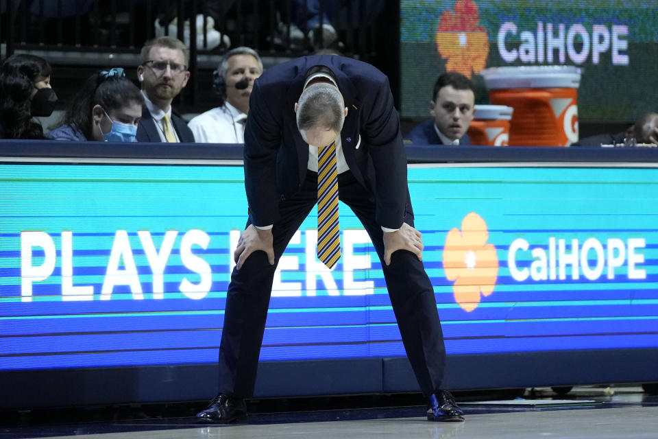 California head coach Mark Fox reacts after a play during the second half of the team's NCAA college basketball game against Washington State in Berkeley, Calif., Saturday, Feb. 25, 2023. (AP Photo/Jeff Chiu)