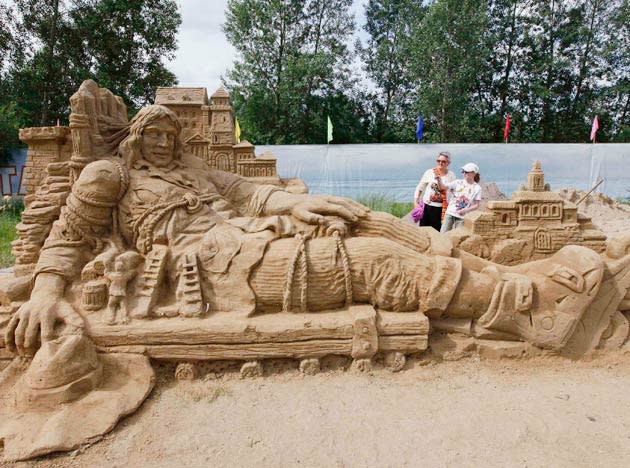 amazing-sand-sculptures-200711-02