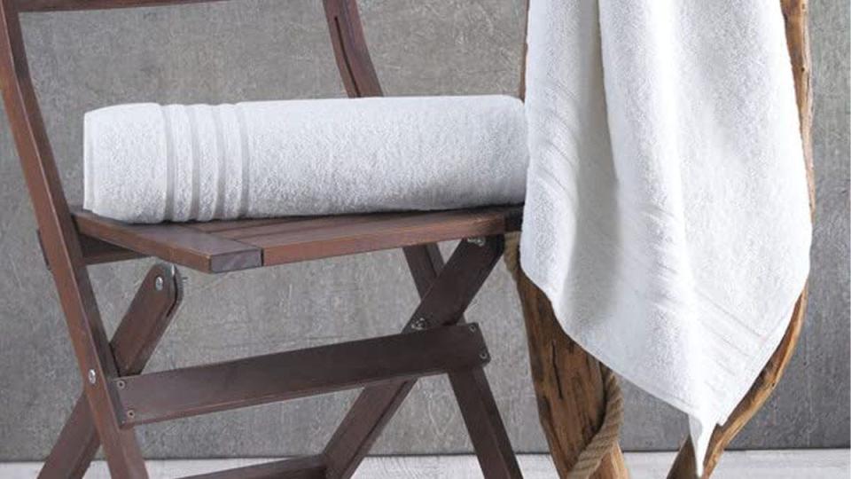 These large bath towels feel light to the touch but are super absorbent, and they're on sale at Amazon today.