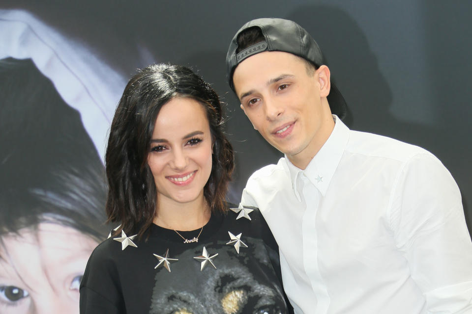 Alizée et Grégoire Lyonnet se sont dit oui en 2016, et l'année 2019 sera l'occasion pour eux d'agrandir leur famille. La chanteuse partage de rares photos de son ventre arrondi sur les réseaux sociaux. Sa fille devrait naître dans les semaines à venir. (Photo by Tony Barson/FilmMagic)