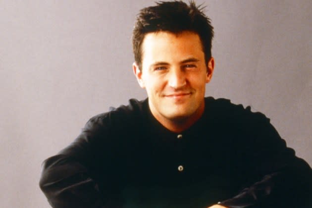 New Yorkers are flocking to the 'Friends' apartment to mourn the death of  Matthew Perry