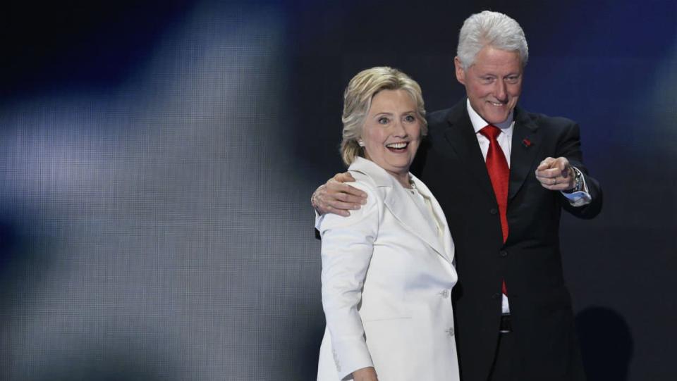 Hillary et Bill Clinton - AFP