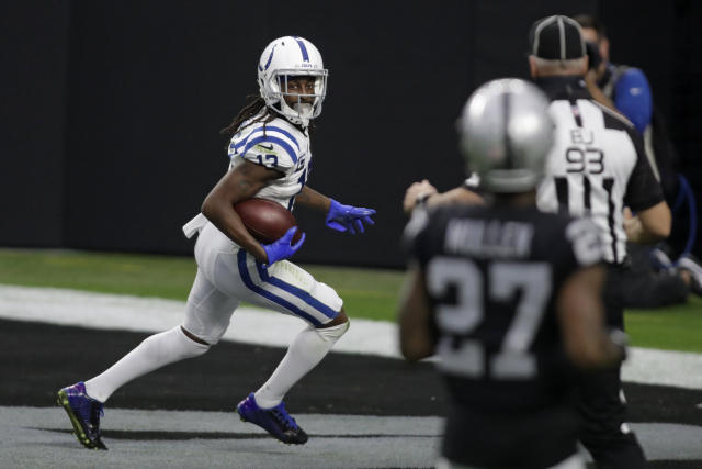 Raiders use fast start, interception return to beat Colts