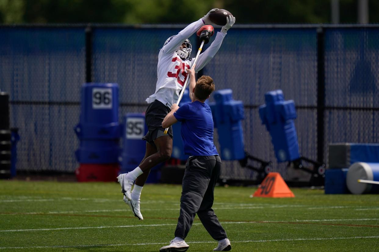 New York Giants' Trenton Thompson participates in a practice at the NFL football team's training facility in East Rutherford, N.J., Thursday, May 26, 2022. (AP Photo/Seth Wenig)