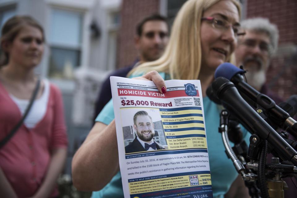 Mary Rich, the mother of slain DNC staffer Seth Rich, gives a press conference in August 2016. (Photo: Michael Robinson Chavez/The Washington Post via Getty Images)