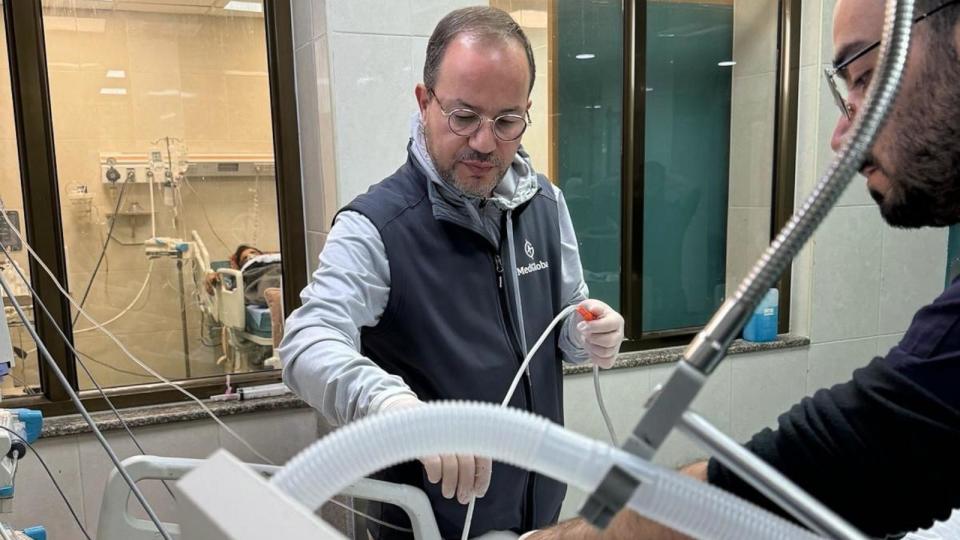 PHOTO: Dr. Zaher Sahloul, a critical care specialist and co-founder of MedGlobal, works in an intensive care unit in Gaza in January, in a photo supplied by MedGlobal.  (MedGlobal )