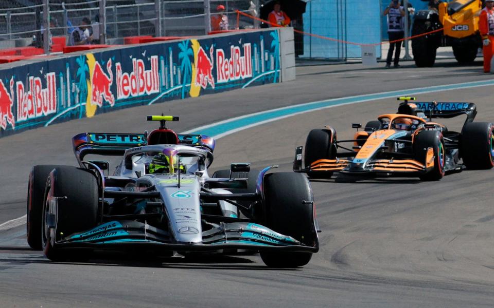 Miami International Autodrome, Miami, Florida, U.S. - May 7, 2022 Mercedes' Lewis Hamilton and McLaren's Lando Norris - Reuters/Marco Bello