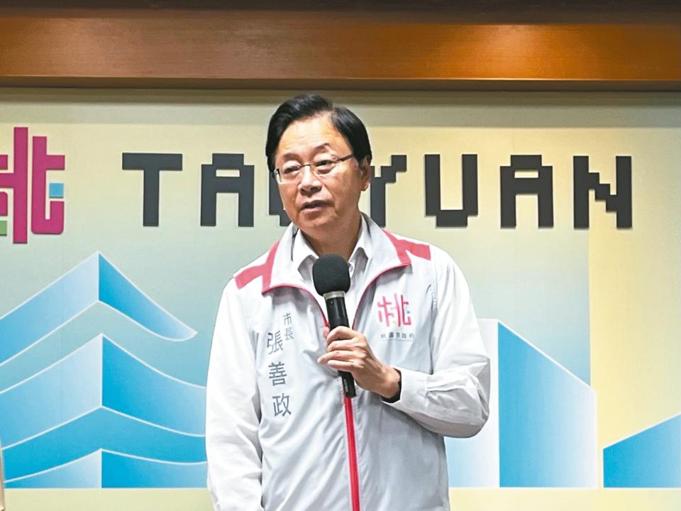 桃園市長張善政昨天在市政會議直指「錯誤能源政策」惡化台電財務，提供的服務品質必會受到負面影響。記者朱冠諭／攝影