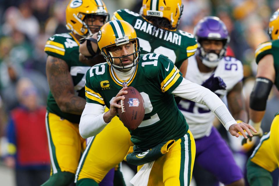 Aaron Rodgers (12) and the Packers won their fourth straight game Sunday.