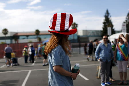 A Grateful Dead fan waits in line to enter Levi's Stadium before Grateful Dead's "Fare Thee Well: Celebrating 50 Years of Grateful Dead" farewell tour in Santa Clara, California June 27, 2015. REUTERS/Stephen Lam