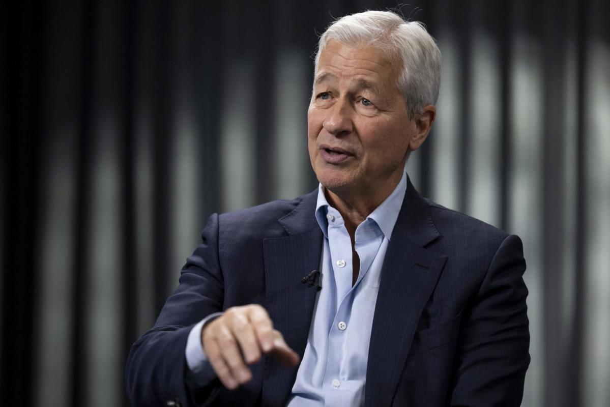 Jamie Dimon says the next generation of employees will work 3.5 days a ...