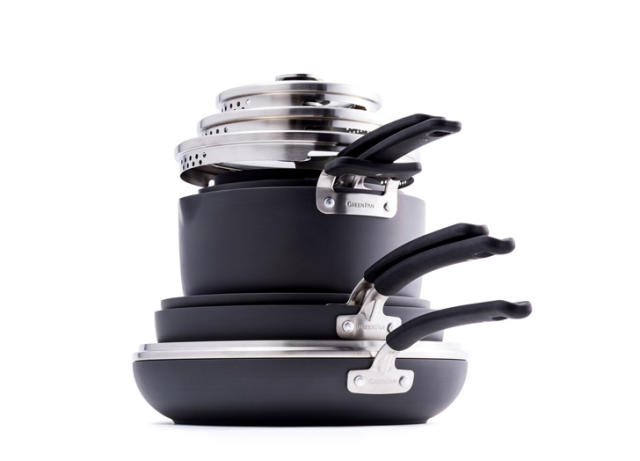 The 12 Best Ceramic Cookware Sets for Sautéing and Searing (Without Any  Annoying Sticking)