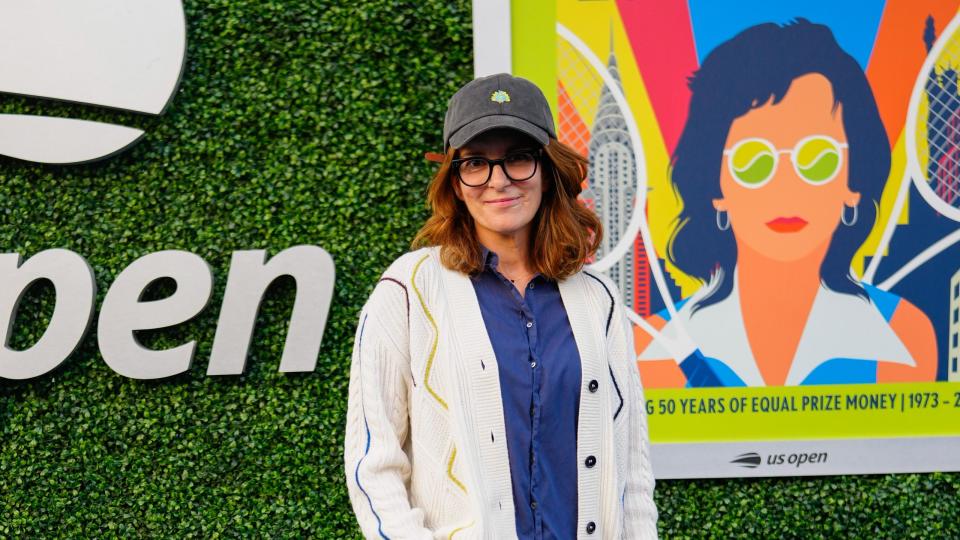 new york, new york september 04 tina fey is seen at the 2023 us open tennis championships on september 04, 2023 in new york city photo by gothamgc images