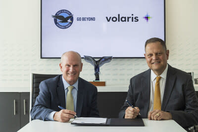 Rick Deurloo, left, president of Commercial Engines at Pratt & Whitney and Enrique Beltranena, founder and CEO of Volaris sign a deal for GTF engines to power an additional 64 A321neo aircraft. Pratt & Whitney will also provide Volaris with engine maintenance through an EngineWise® Maintenance long-term agreement.