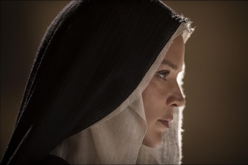 薇吉妮愛菲亞在《聖慾》中飾演修女。（圖／車庫提供）