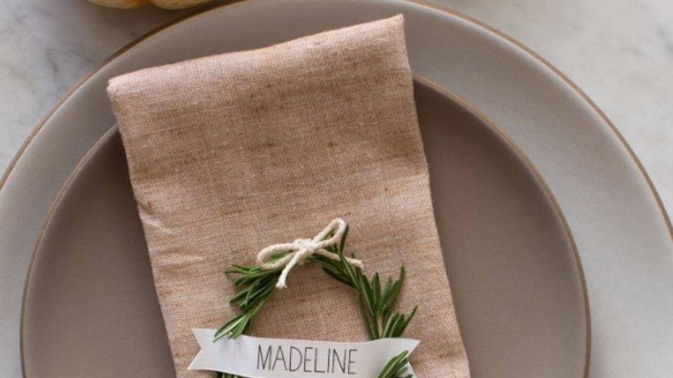 rosemary wreath thanksgiving table settings