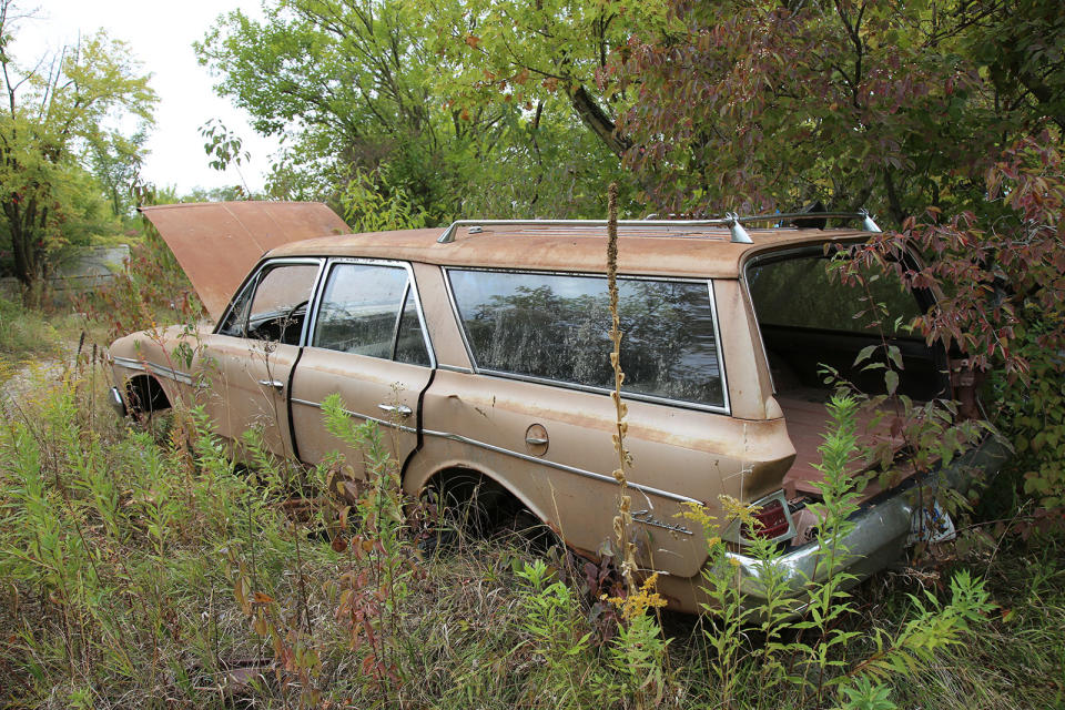 <p>This 1963 Rambler Classic 660 Cross Country station wagon probably once had the standard six-cylinder, 127hp engine under its hood. Matched to a three-speed automatic transmission, it would have rambled up to 60mph in a leisurely 15sec and continued to a top speed of 96mph. It would have been <strong>a very different story with the optional 4.7-liter V8</strong> and a manual gearbox, which would have shaved almost 6sec off the 0-60mph time, while topping 112mph.</p>