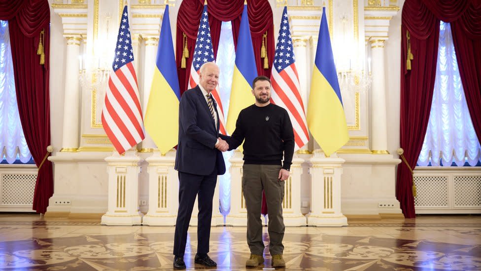 Biden y Zelensky