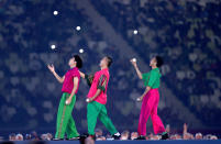 <p>Jugglers Juggle during the Closing Ceremony of the Tokyo 2020 Olympic Games at Olympic Stadium on August 08, 2021 in Tokyo, Japan. (Photo by Ezra Shaw/Getty Images)</p> 