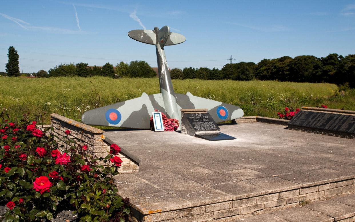 Memorial to the airmen of RAF Bradwell Bay - Dave Clarke Photography/Alamy Stock Photo