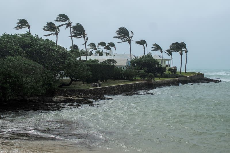 Waves and wind continue to hit the south shore after Hurricane Fiona passed Bermuda