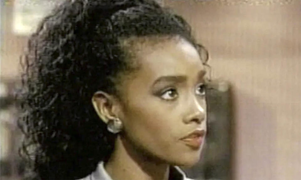 Vivica A. Fox (1994-1995)