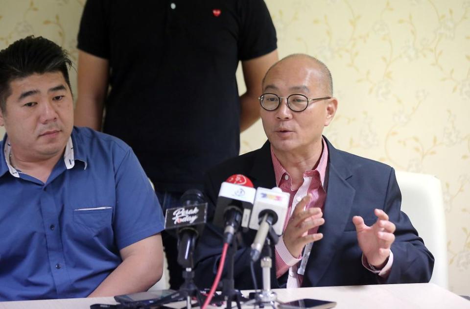 Spokesman Foo Yong Hooi speaks to reporters at the State Secretariat Building in Ipoh January 22, 2020. ― Pictures by Farhan Najib