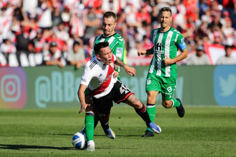 Barco cae por el foul de Morón