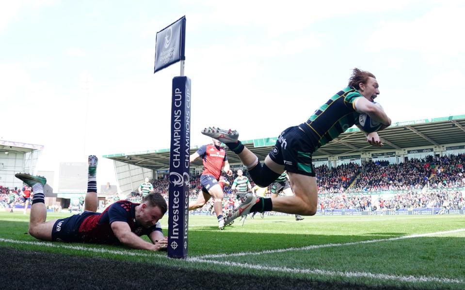 George Hendy scores a try against Munster