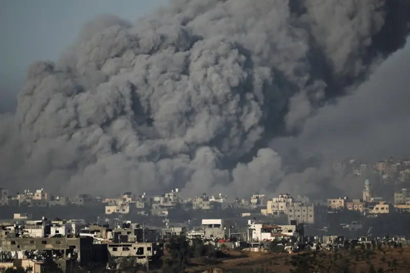 ▲以色列與哈馬斯爆發衝突以來，加薩地區頻繁被轟炸。在經歷數次會面後，有消息人士指出，此次停火談判有望取得進展。（圖／美聯社／達志影像）