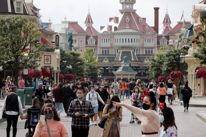 Disneyland París reabre sus puertas al pública