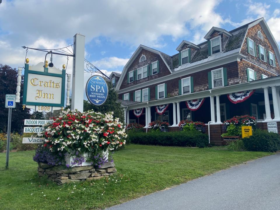 exterior shot of crafts inn in lauren's small vermont town