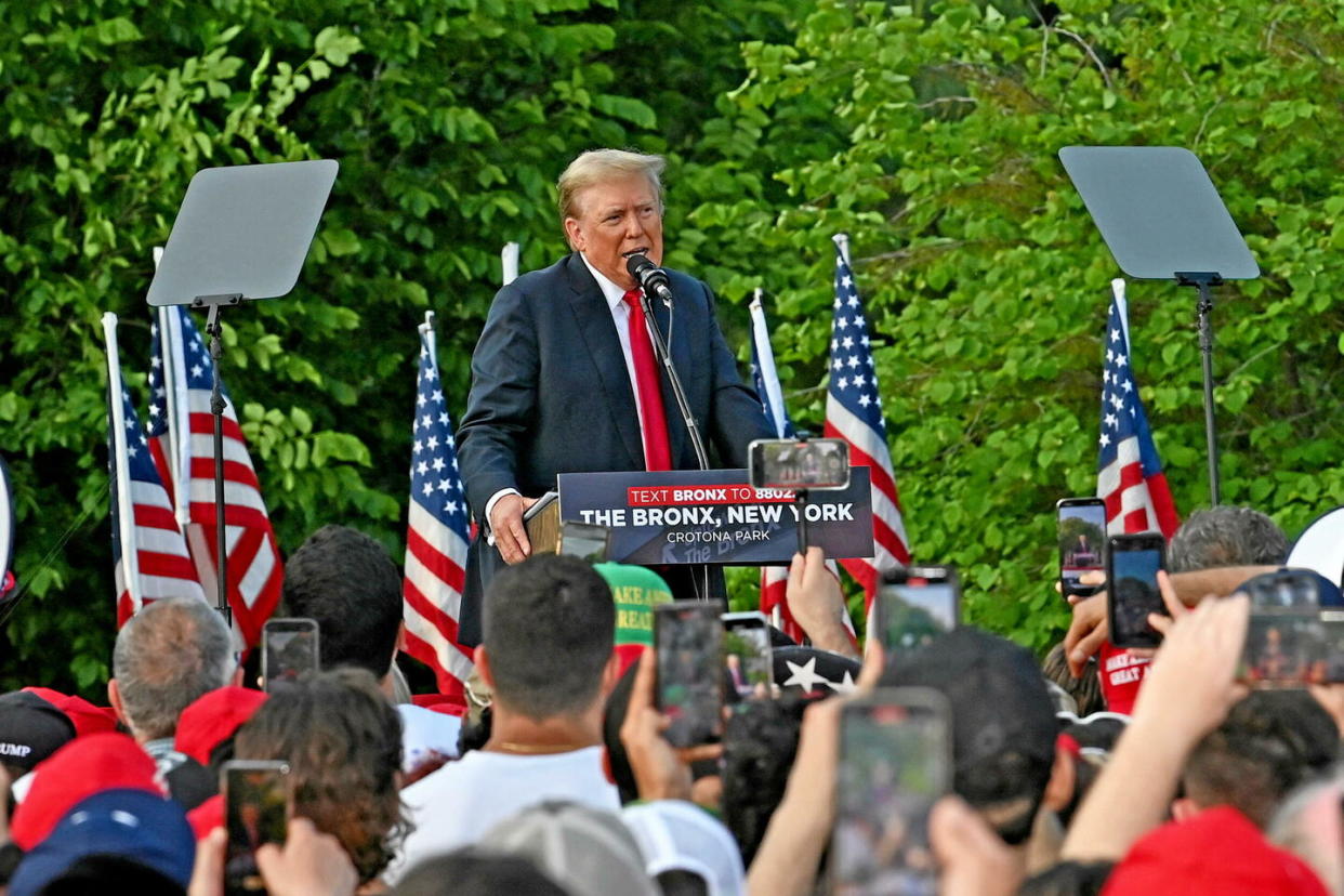 Le candidat à l'élection présidentielle américaine Donald Trump lors d'un meeting de campagne dans le Bronx, le 23 mai 2024.  - Credit:Andrea Renault / Polaris / Starface / Cover Images