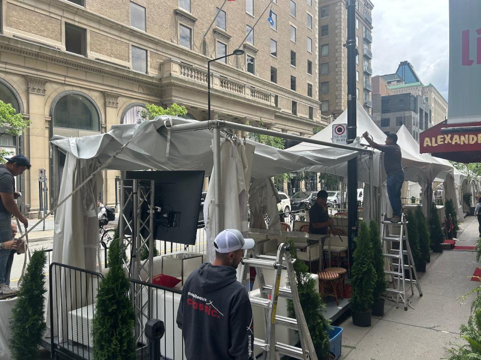 Fire prevention officers say the issue at hand is around the tent tops which are too close to the buildings making them a fire hazard. The restaurants can reopen their terrasses if the tents come down. 