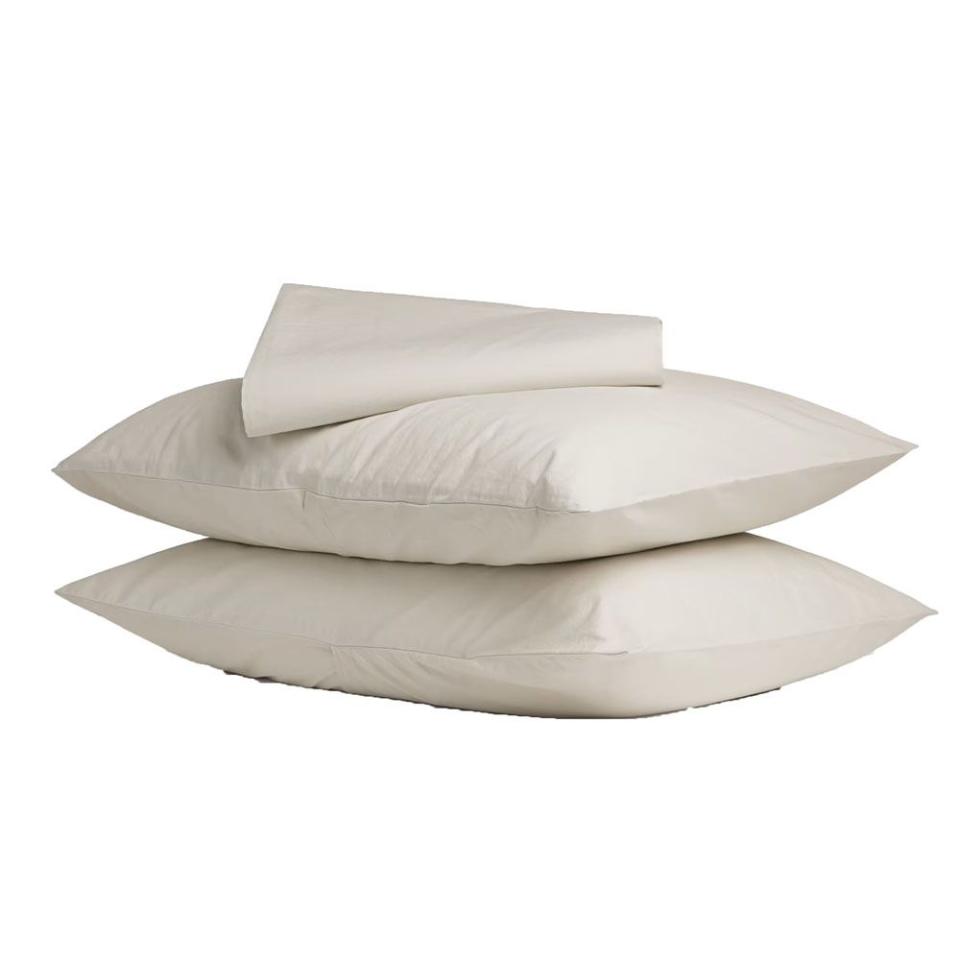 <p><a href="https://go.redirectingat.com?id=74968X1596630&url=https%3A%2F%2Fwww.parachutehome.com%2Fproducts%2Fpercale-sheet-set&sref=https%3A%2F%2Fwww.esquire.com%2Flifestyle%2Fg46988873%2Fbest-gifts-under-250%2F" rel="nofollow noopener" target="_blank" data-ylk="slk:Shop Now;elm:context_link;itc:0;sec:content-canvas" class="link ">Shop Now</a></p><p>Percale Sheet Set</p><p>parachutehome.com</p><p>$149.00</p>