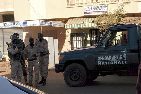 Security forces gather near the Radisson Hotel in Bamako, Mali, November 20, 2015 MANDATORY CREDIT REUTERS/ MALIKAHERE.COM