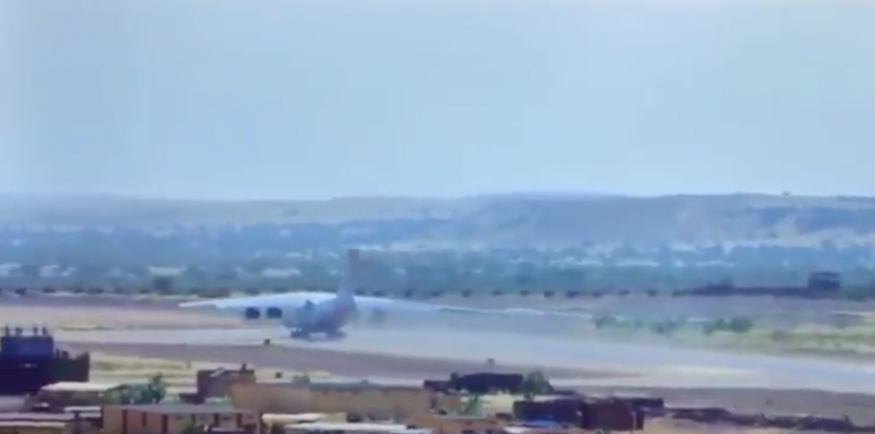 Une capture d’écran de la vidéo montrant les derniers instants avant le crash d’avion où le lieutenant-colonel malien a trouvé la mort samedi. 