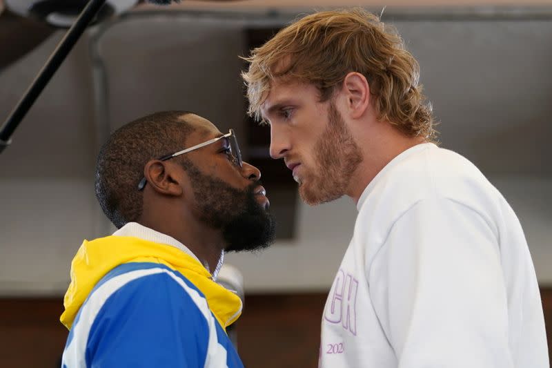 FILE PHOTO: FILE PHOTO: Boxing: Mayweather vs Paul - Media Day