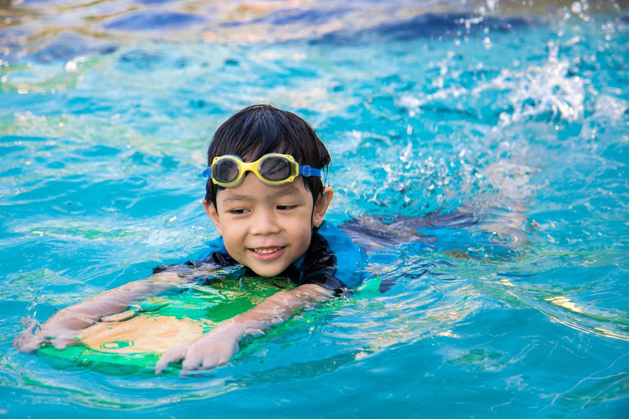 Both kids and adults can learn to swim they enroll in swimming lessons offered in Las Cruces.
