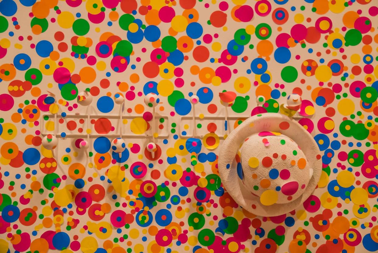 Imagen de la exposición de Yayoi Kusama en el Museo de Louisiana de Arte Moderno, Dinamarca, en 2015. <a href="https://www.flickr.com/photos/infomastern/22778361229" rel="nofollow noopener" target="_blank" data-ylk="slk:Susanne Nilsson/Flickr;elm:context_link;itc:0;sec:content-canvas" class="link ">Susanne Nilsson/Flickr</a>, <a href="http://creativecommons.org/licenses/by-sa/4.0/" rel="nofollow noopener" target="_blank" data-ylk="slk:CC BY-SA;elm:context_link;itc:0;sec:content-canvas" class="link ">CC BY-SA</a>