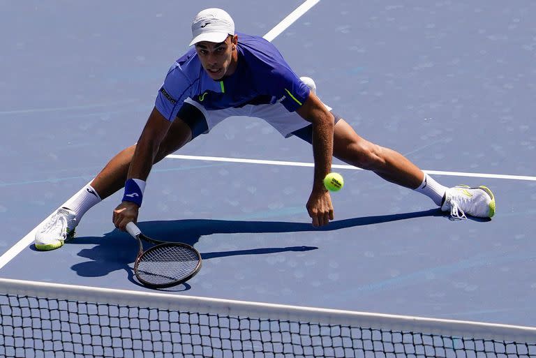 Francisco Cerúndolo procura su primer triunfo del año, frente a Guido Pella, que entró gracias a tener protegido su lugar en el ranking a raíz de una larga lesión.