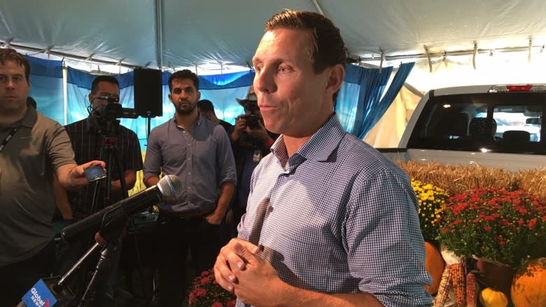 Ontario party leaders fling mud over minimum wage at Plowing Match