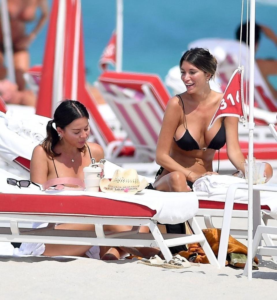 Karina Jelinek y su novia Florencia Parise disfrutaron del sol y del buen vino en las playas de Miami Beach